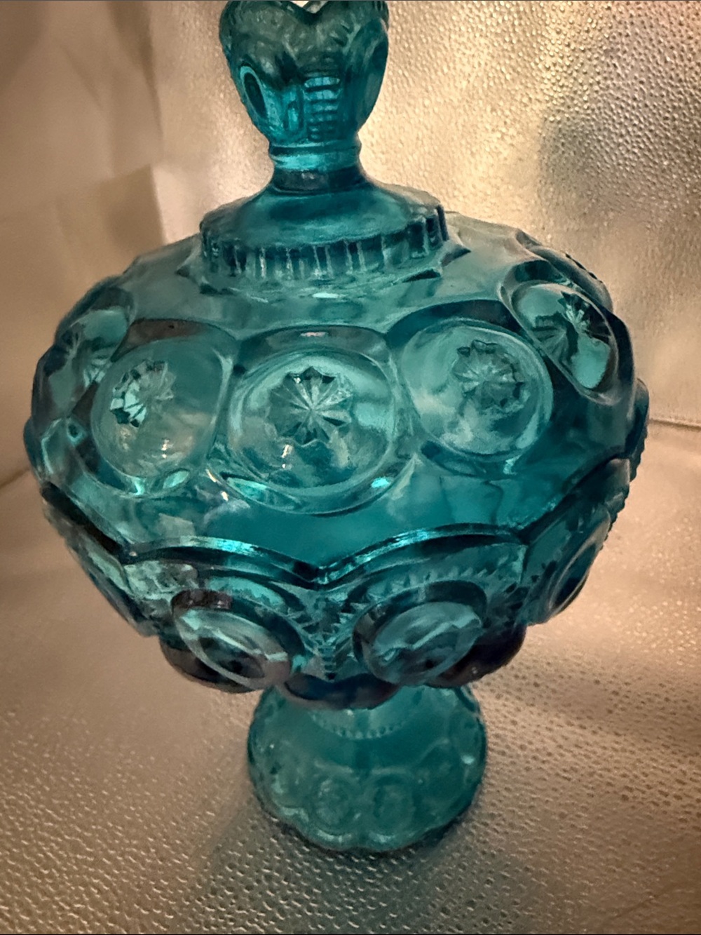 Vintage moon &star pattern circular depression and embossed stemmed pedestal - Picture 6 of 16